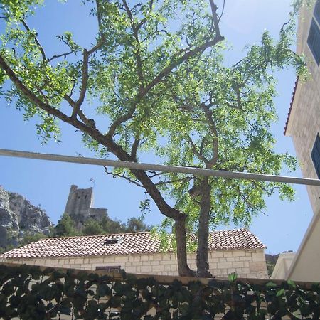 House Nataniel In Omis Near Sea Lägenhet Exteriör bild