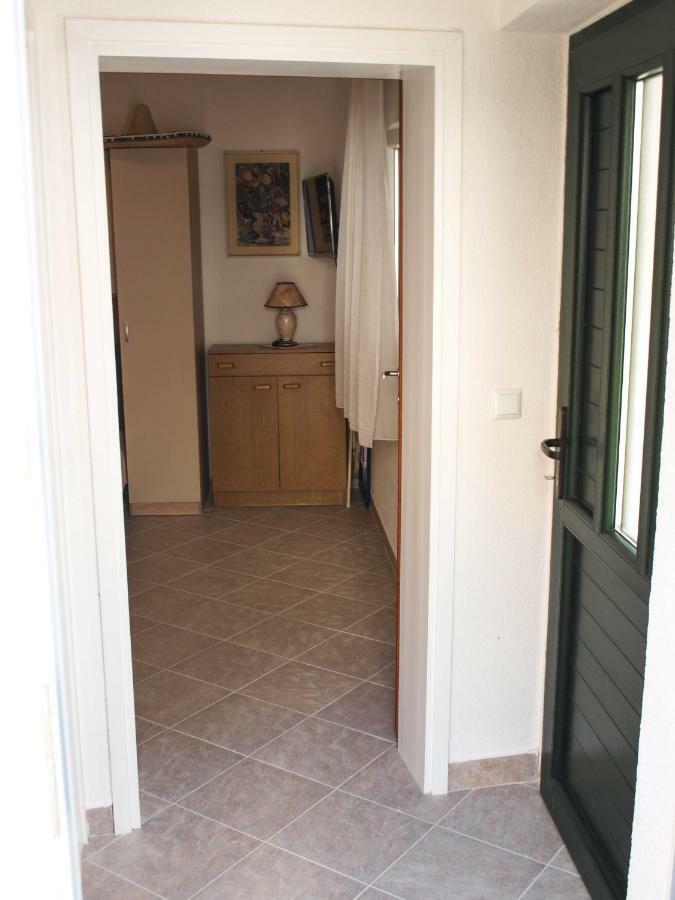 House Nataniel In Omis Near Sea Lägenhet Exteriör bild