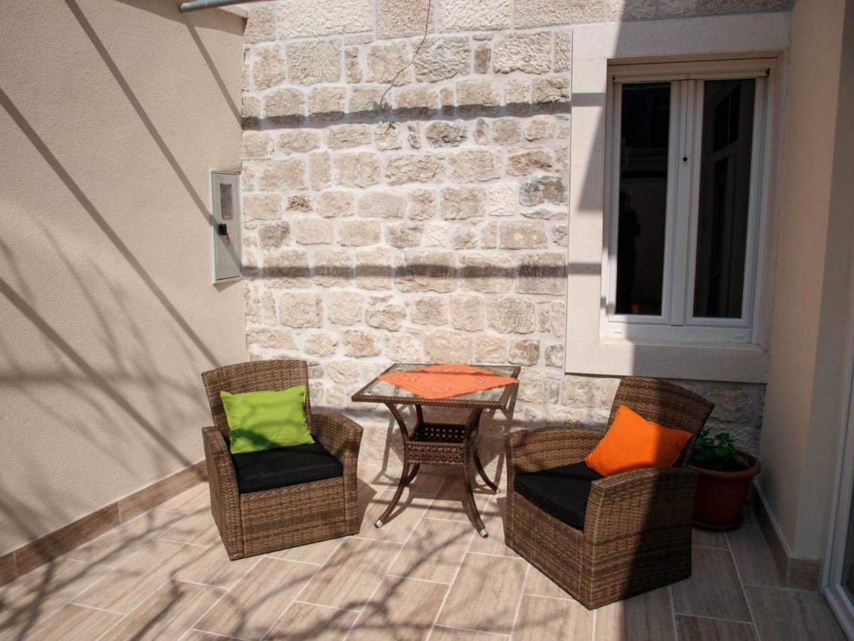 House Nataniel In Omis Near Sea Lägenhet Exteriör bild