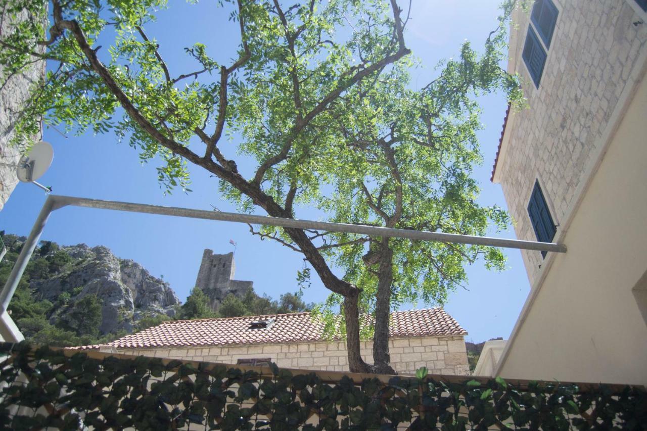 House Nataniel In Omis Near Sea Lägenhet Exteriör bild